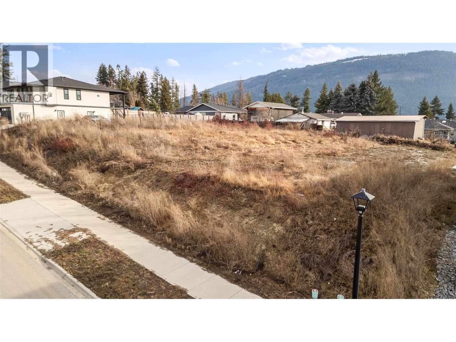 1860 35 Street NE, Salmon Arm