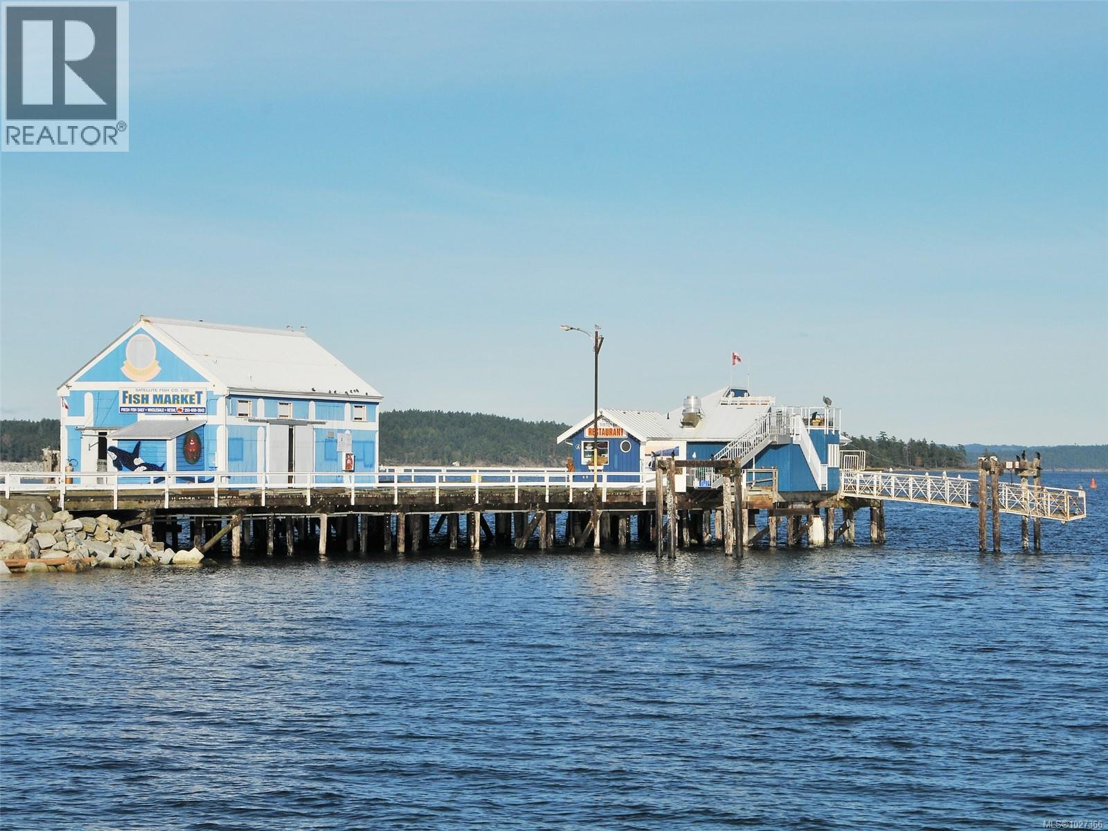 303 2520 Oakville Avenue, Sidney