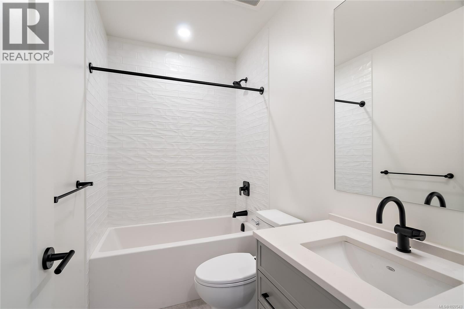 503 1102 Esquimalt Road, Esquimalt