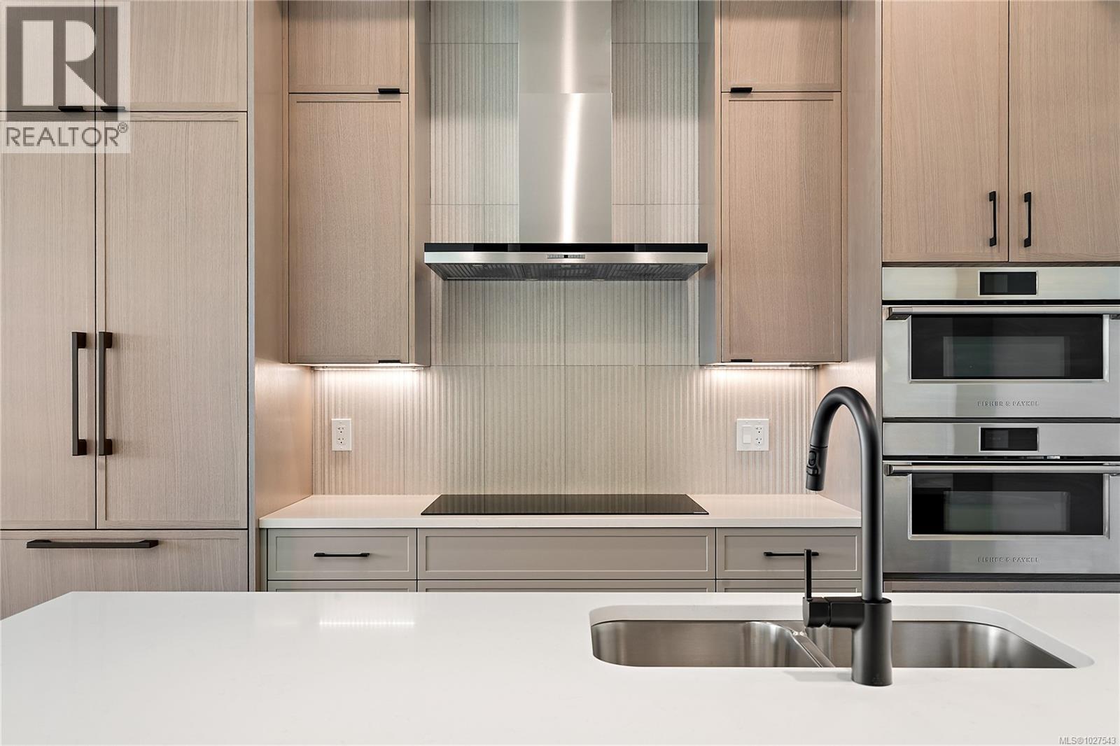 503 1102 Esquimalt Road, Esquimalt