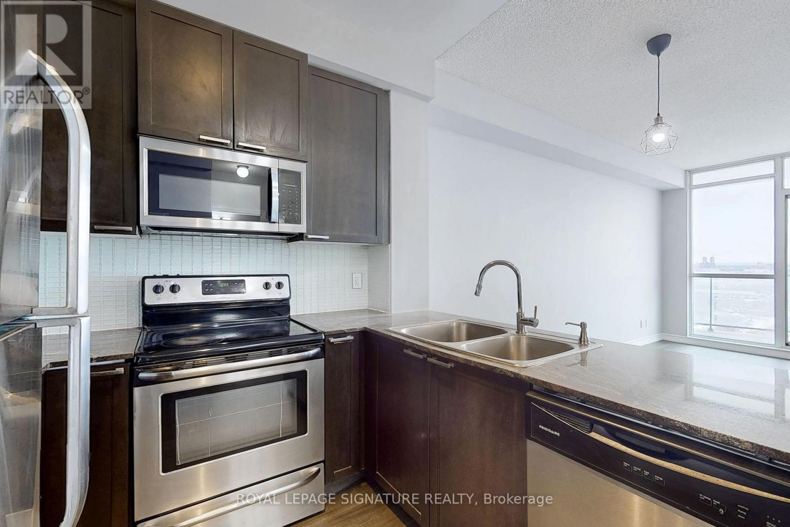 #1805 1328 BIRCHMOUNT ROAD - 21
