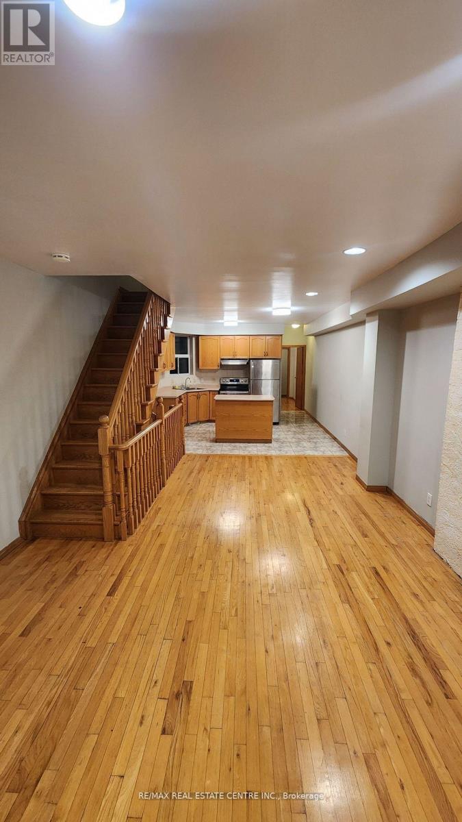 Listing photo of UPPER - 908 OSSINGTON AVENUE