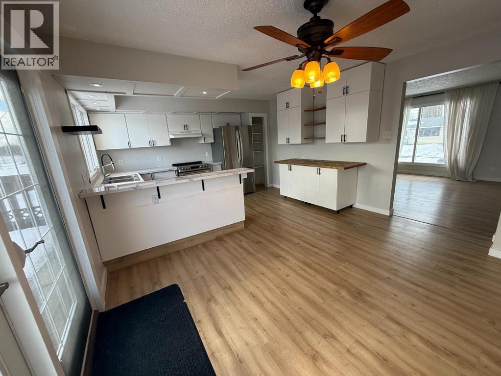 
          34 Wedow Drive
            <br/>
            <span>Whitecourt</span>
            , 
            <span>AB</span>
             <span>T7S1B6</span>
         - Photo 6