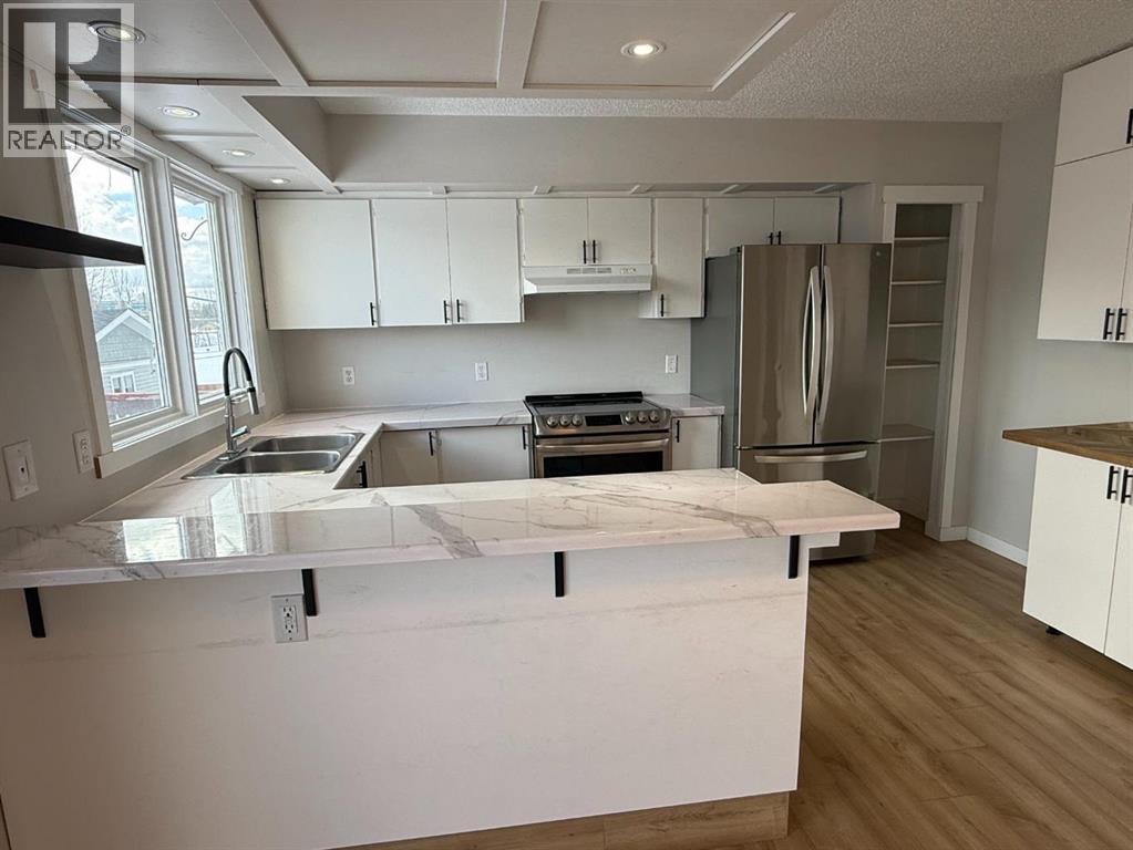 
          34 Wedow Drive
            <br/>
            <span>Whitecourt</span>
            , 
            <span>AB</span>
             <span>T7S1B6</span>
         - Photo 7