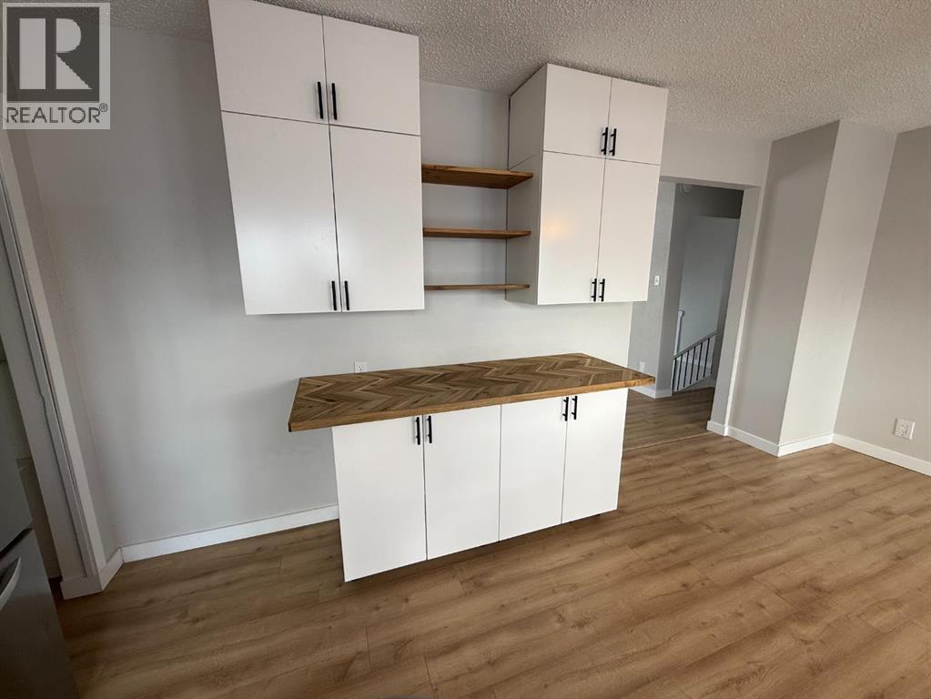 
          34 Wedow Drive
            <br/>
            <span>Whitecourt</span>
            , 
            <span>AB</span>
             <span>T7S1B6</span>
         - Photo 9