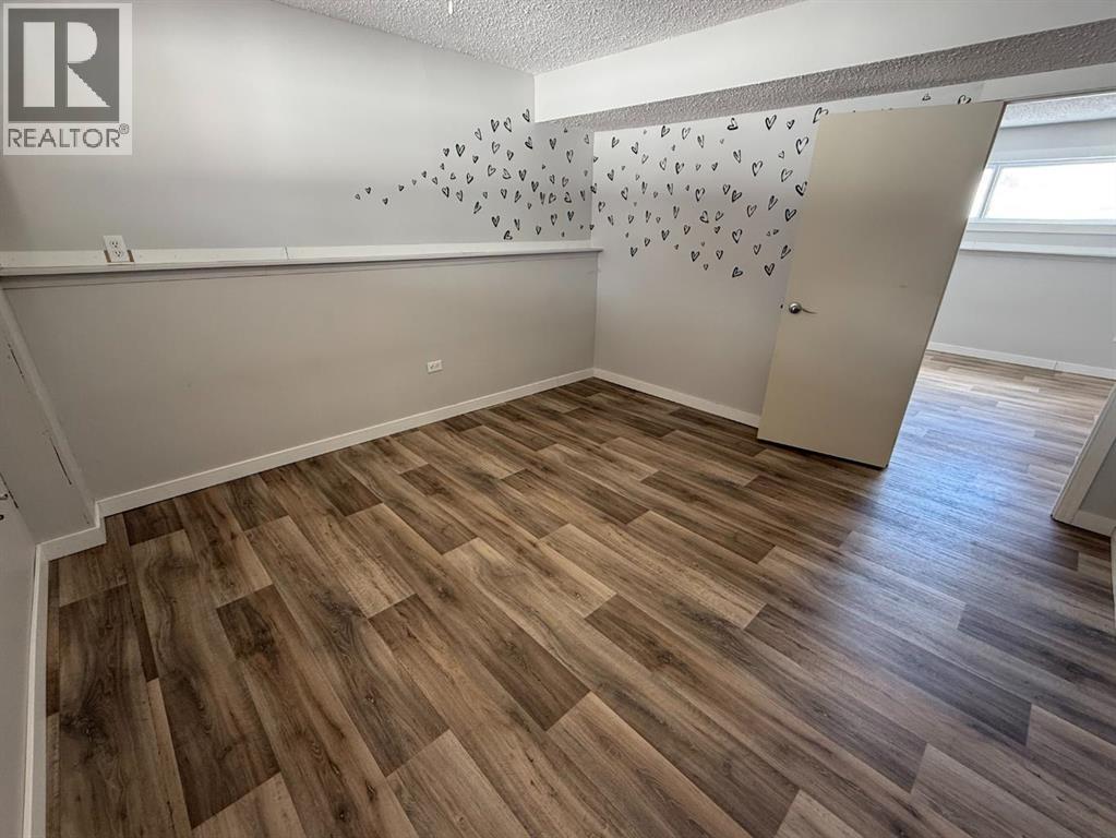 
          34 Wedow Drive
            <br/>
            <span>Whitecourt</span>
            , 
            <span>AB</span>
             <span>T7S1B6</span>
         - Photo 24