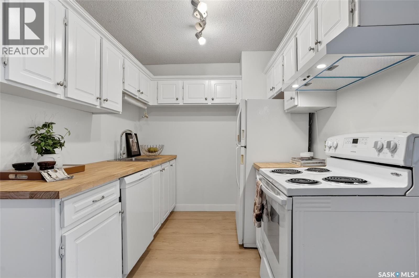 Single Family House Low rise for Sale in   Tait CRESCENT Saskatoon 