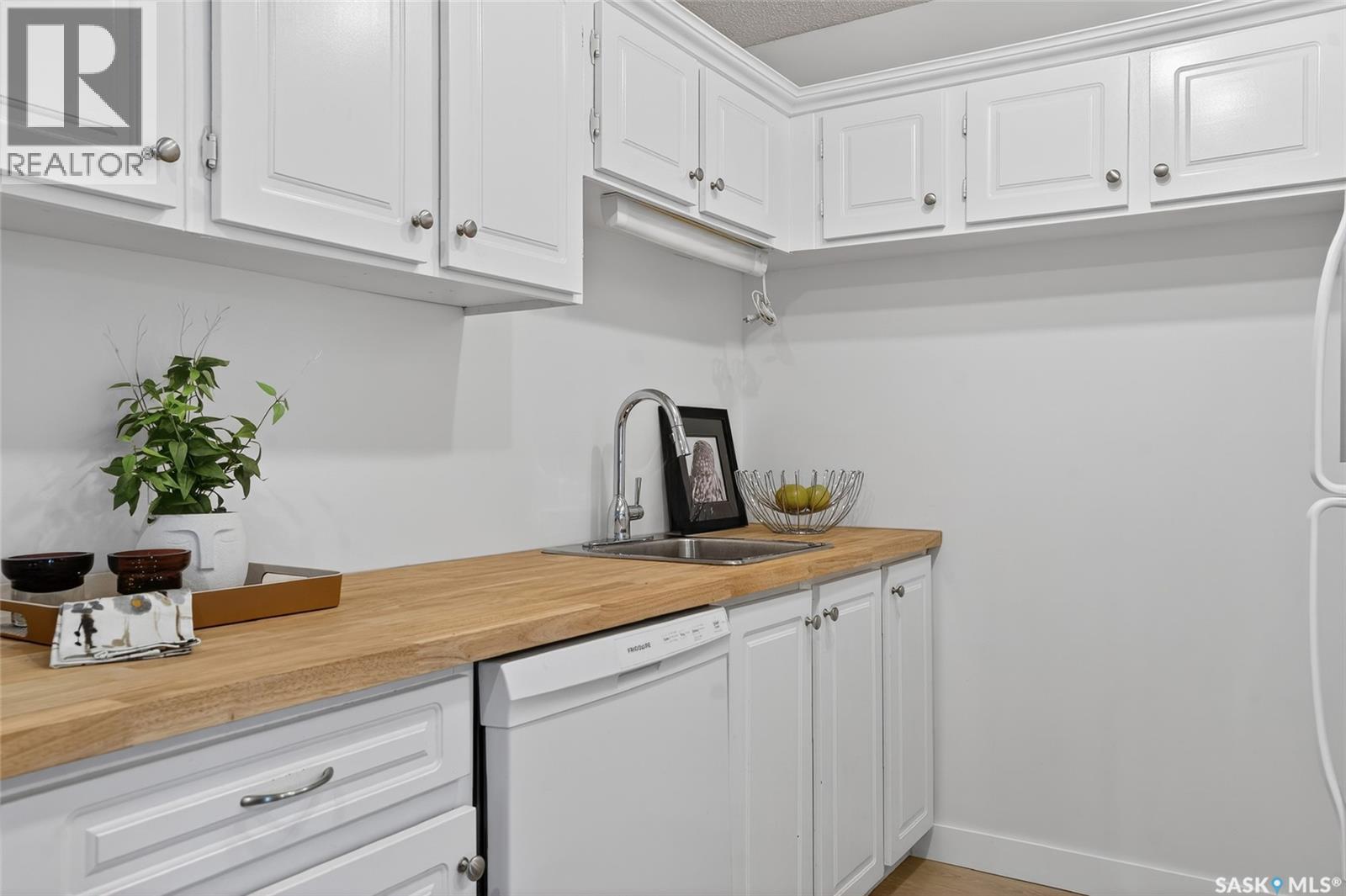 Single Family House Low rise for Sale in   Tait CRESCENT Saskatoon 