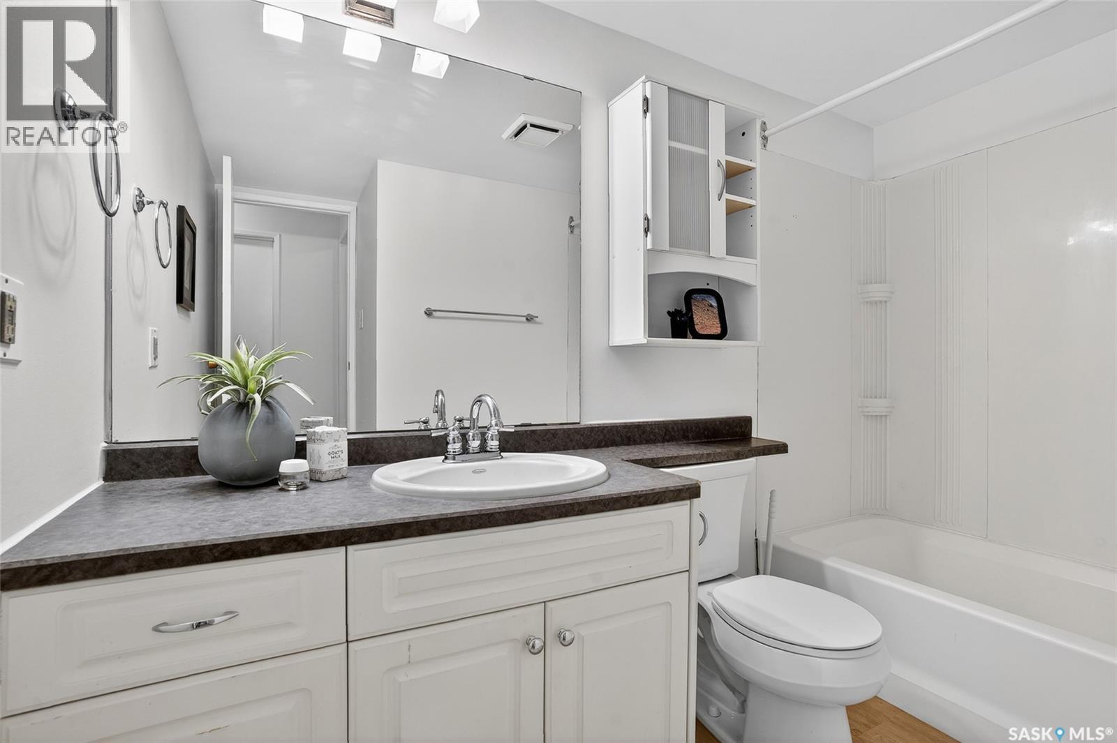 Single Family House Low rise for Sale in   Tait CRESCENT Saskatoon 