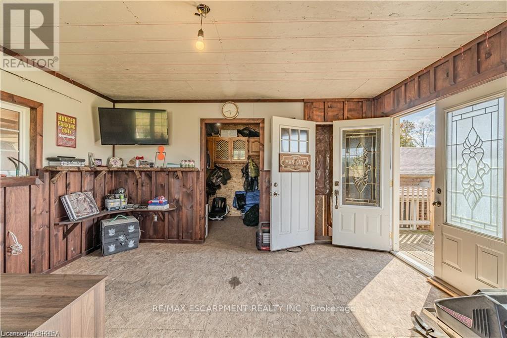 591 GOVERNORS ROAD E - 29