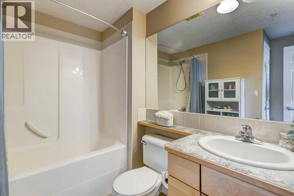 Single Family House for Sale in   Everstone Drive SW Evergreen Calgary 