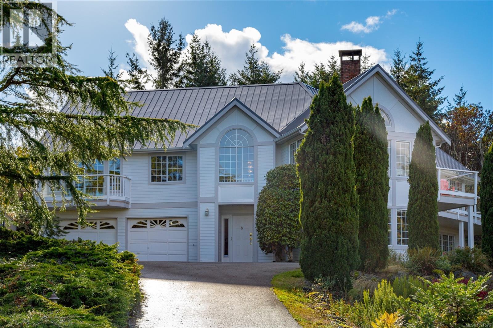 11474 Sumac Dr, North Saanich