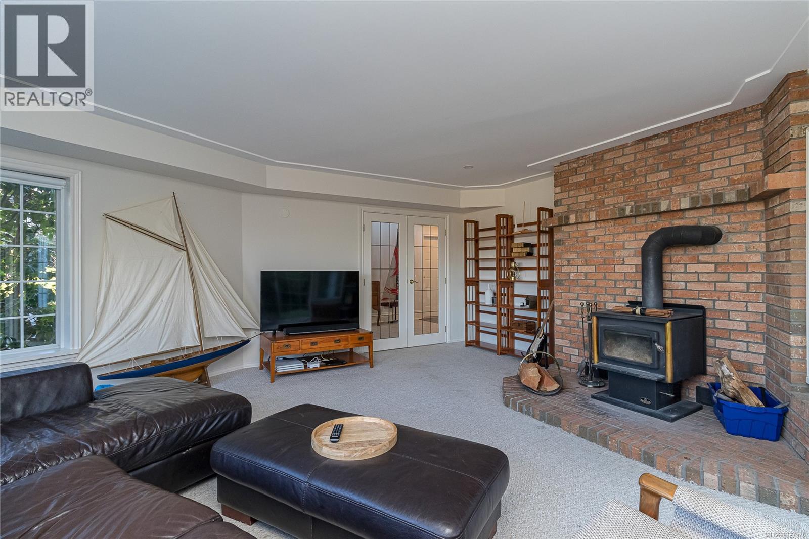 11474 Sumac Dr, North Saanich