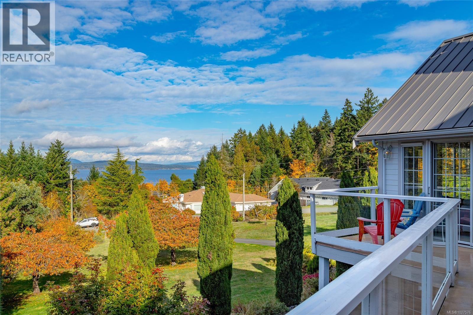 11474 Sumac Dr, North Saanich