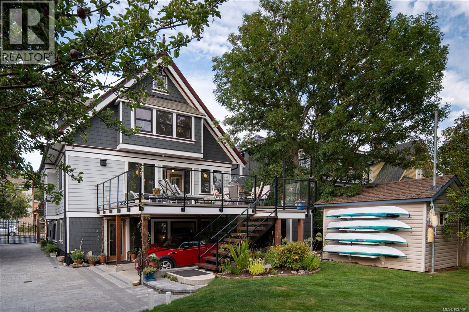  1215 Richardson Street, Victoria