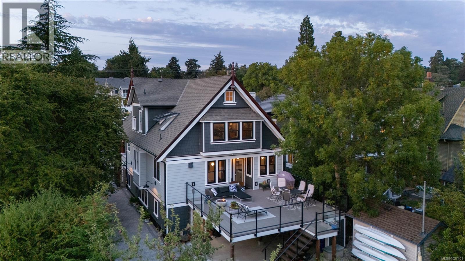  1215 Richardson Street, Victoria