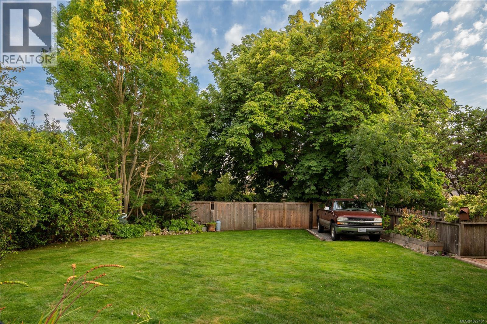  1215 Richardson Street, Victoria