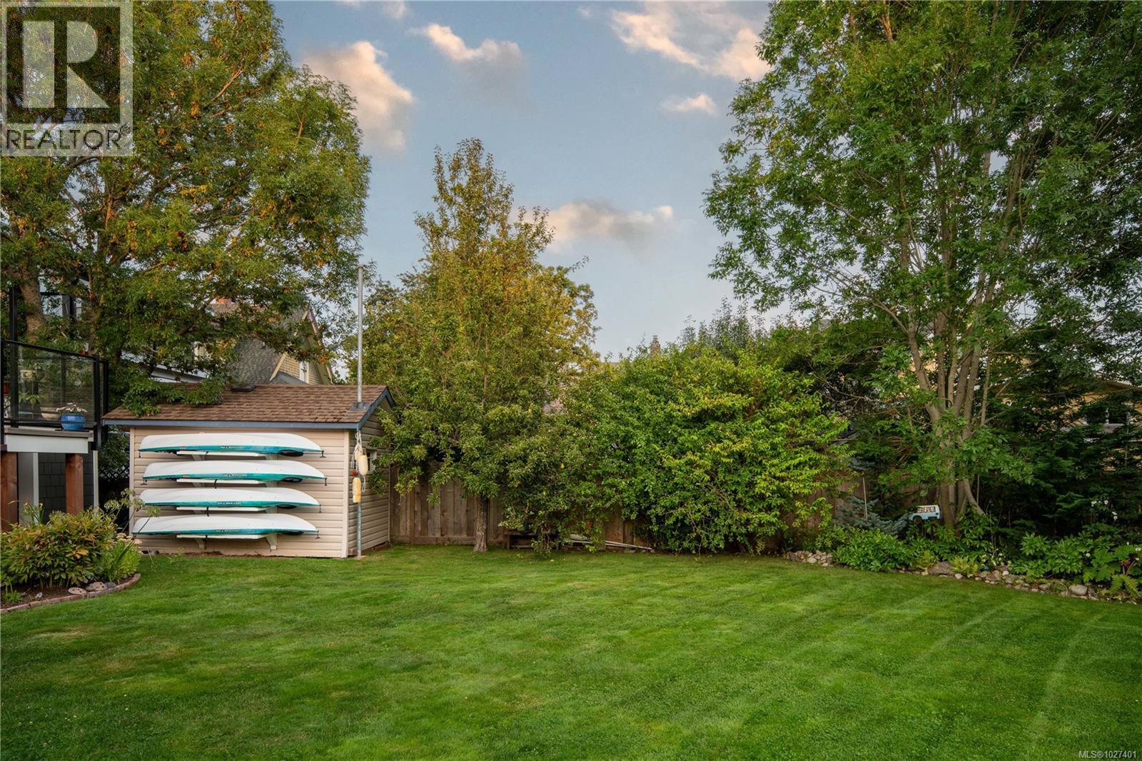  1215 Richardson Street, Victoria