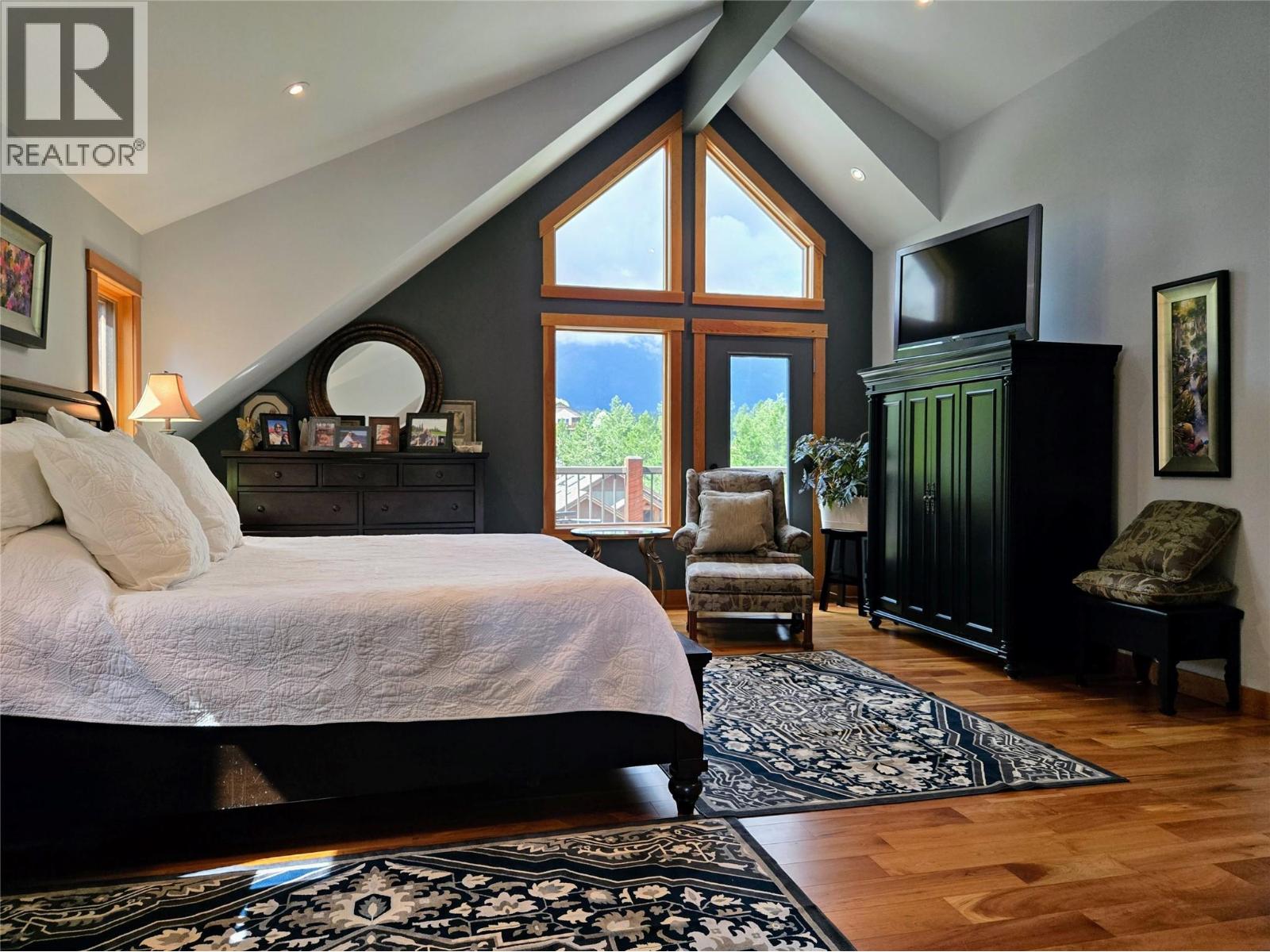 2517 Cobblestone Trail, Invermere