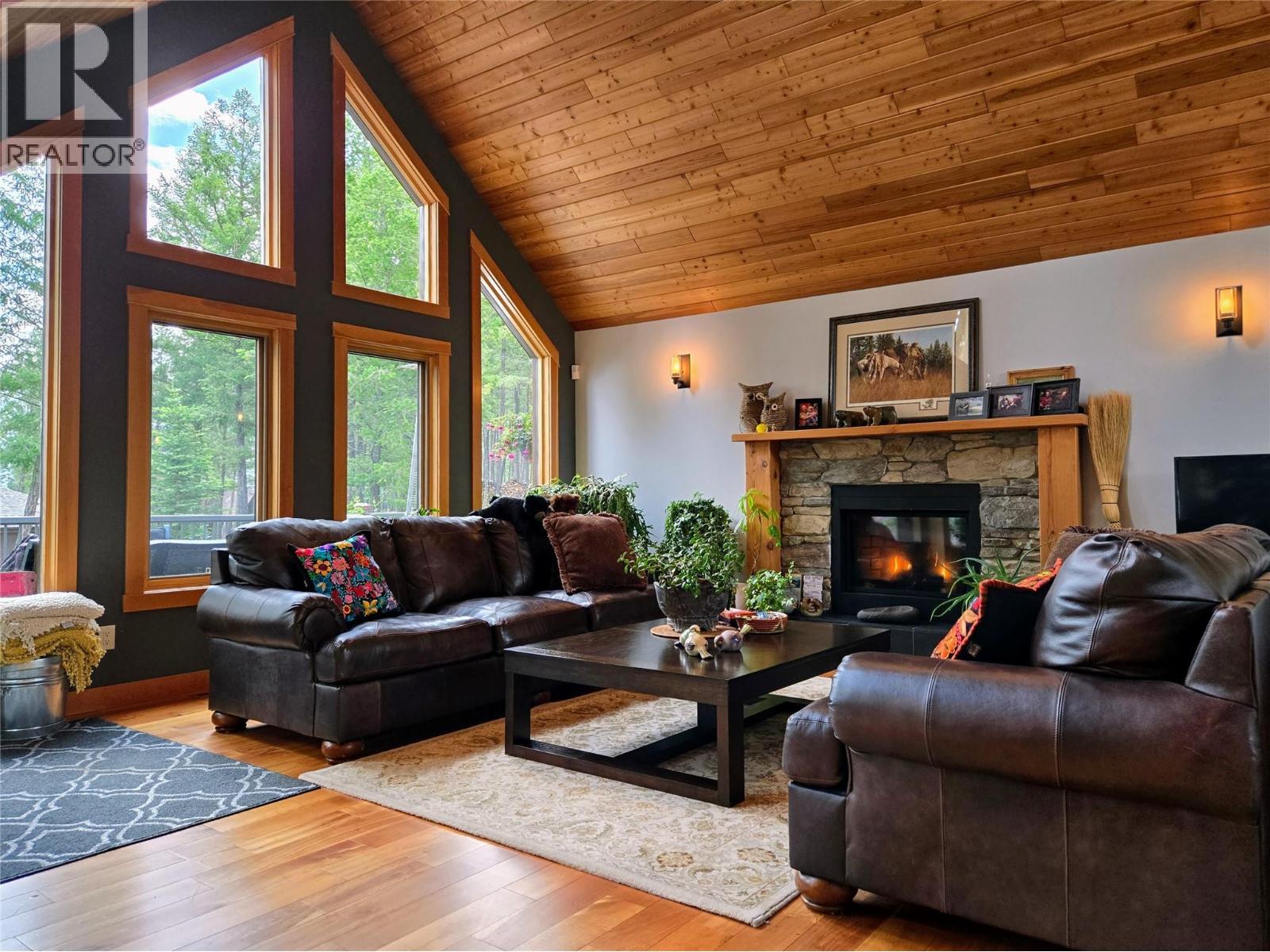 2517 Cobblestone Trail, Invermere