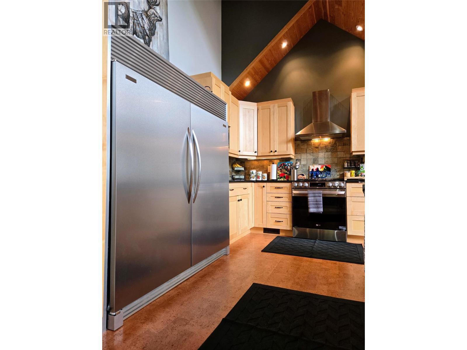 2517 Cobblestone Trail, Invermere