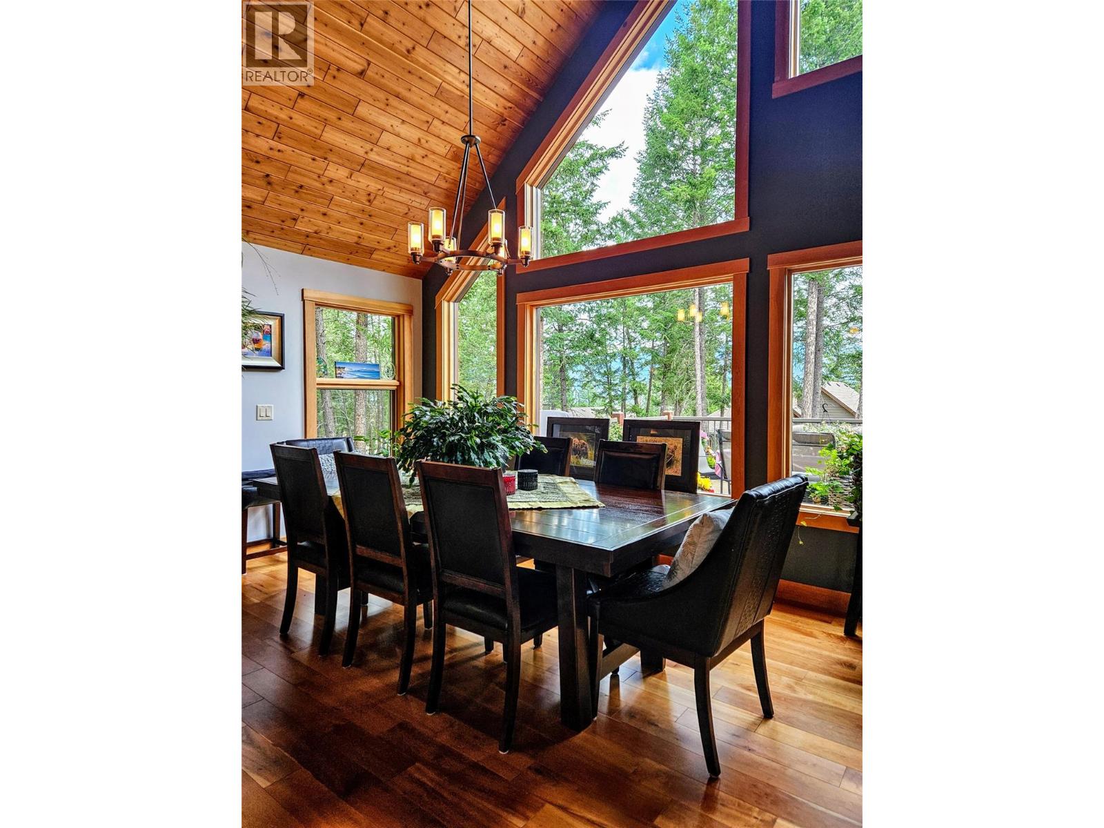 2517 Cobblestone Trail, Invermere