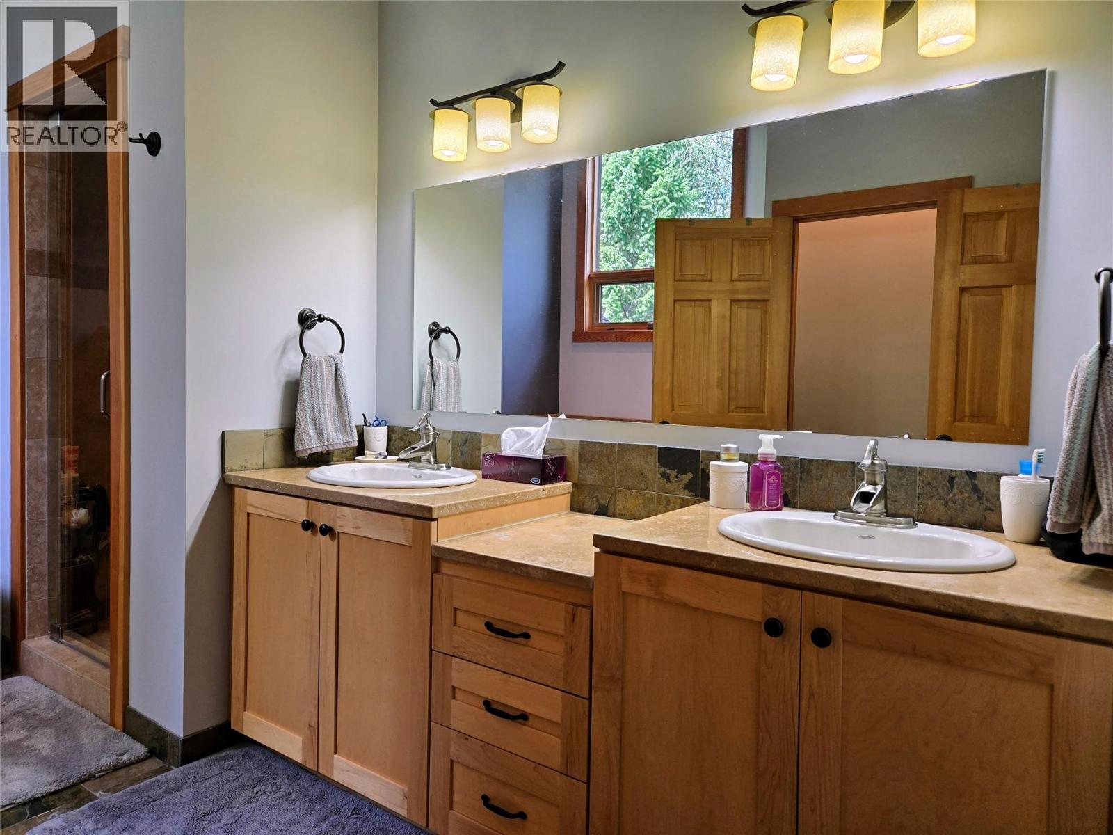 2517 Cobblestone Trail, Invermere