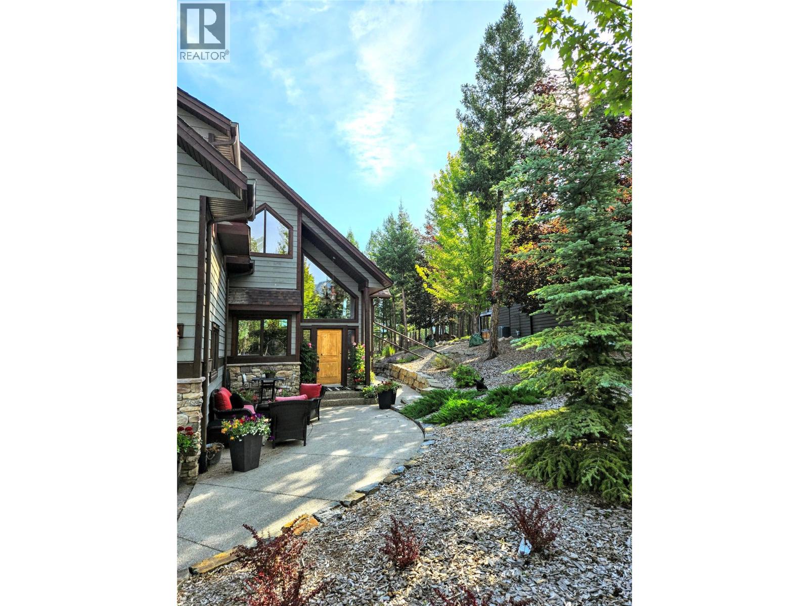 2517 Cobblestone Trail, Invermere