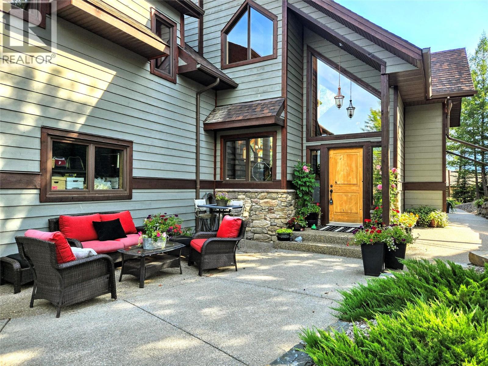 2517 Cobblestone Trail, Invermere