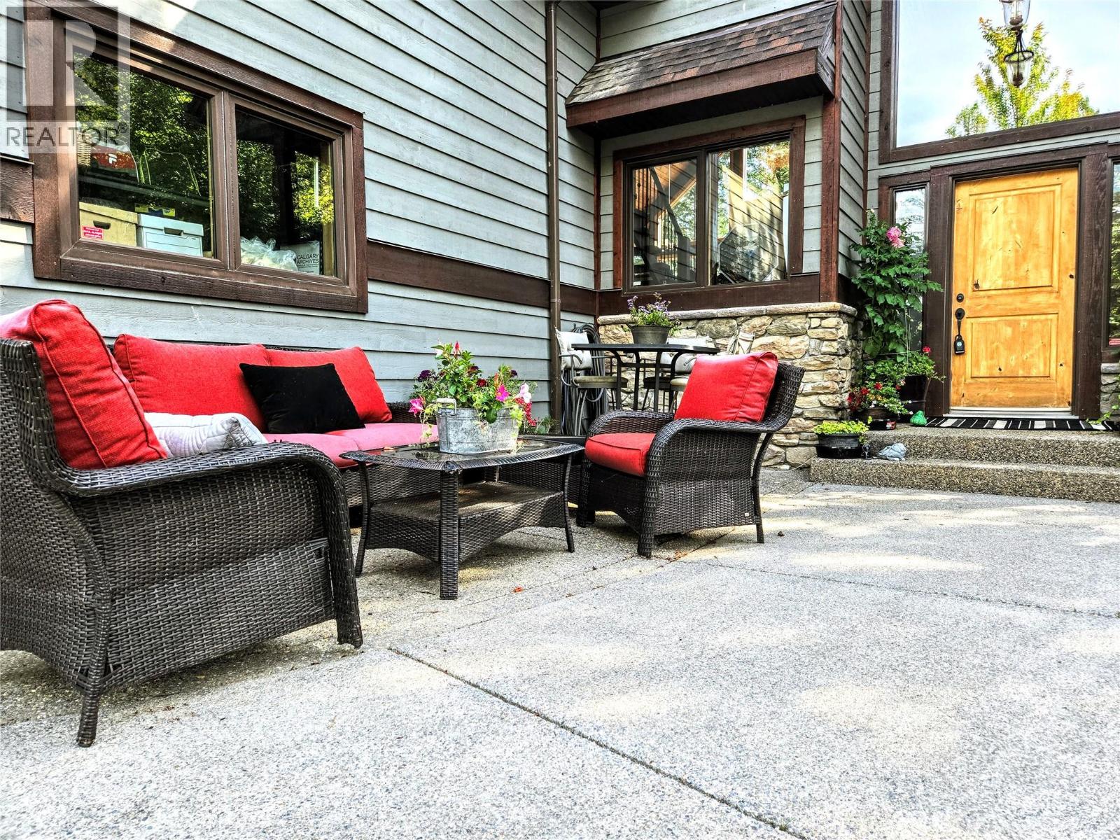 2517 Cobblestone Trail, Invermere