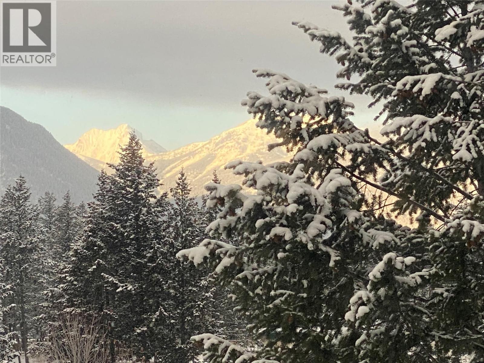 2517 Cobblestone Trail, Invermere