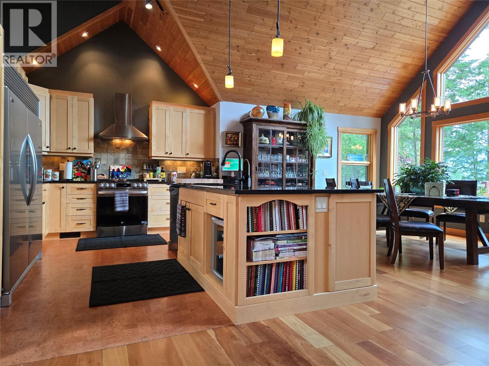 2517 Cobblestone Trail, Invermere