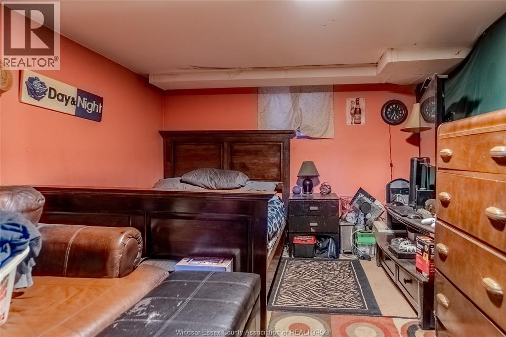1341-43 BENJAMIN AVENUE - 13