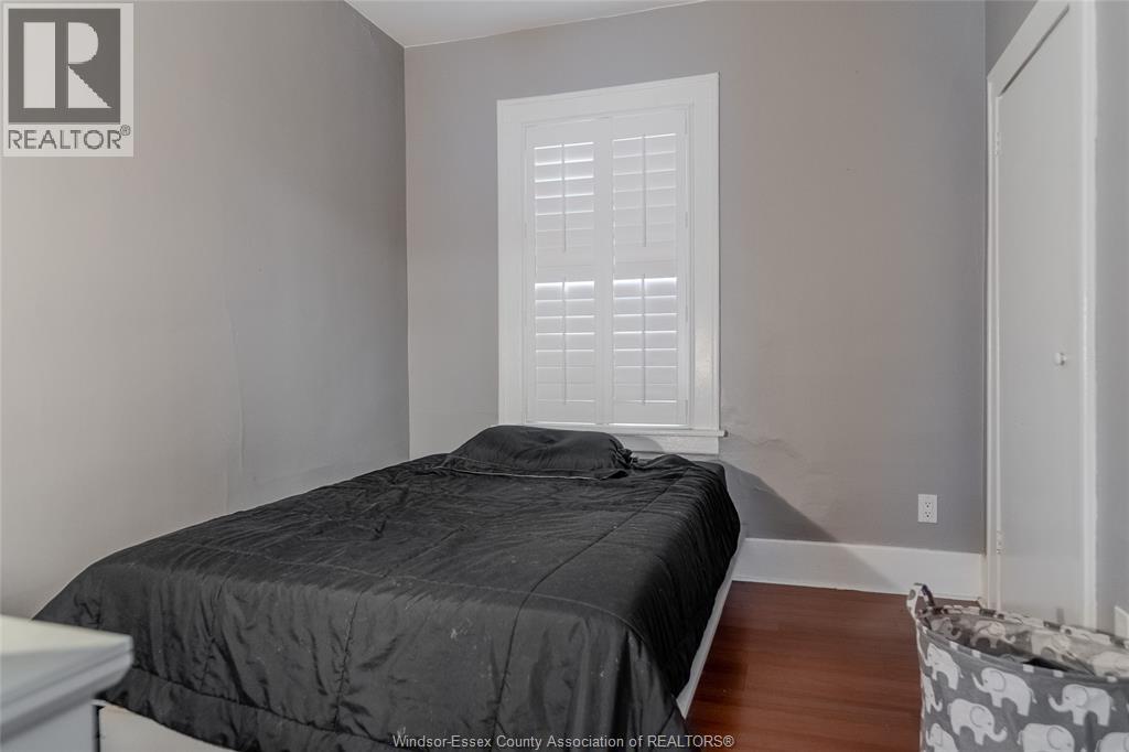 1341-43 BENJAMIN AVENUE - 21