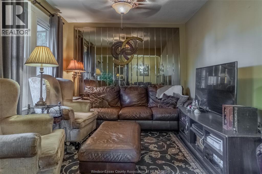 1341-43 BENJAMIN AVENUE - 4