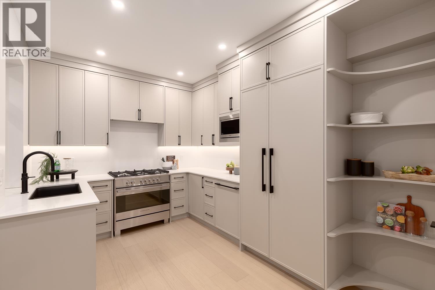 3 2976 W 13TH AVENUE, Vancouver