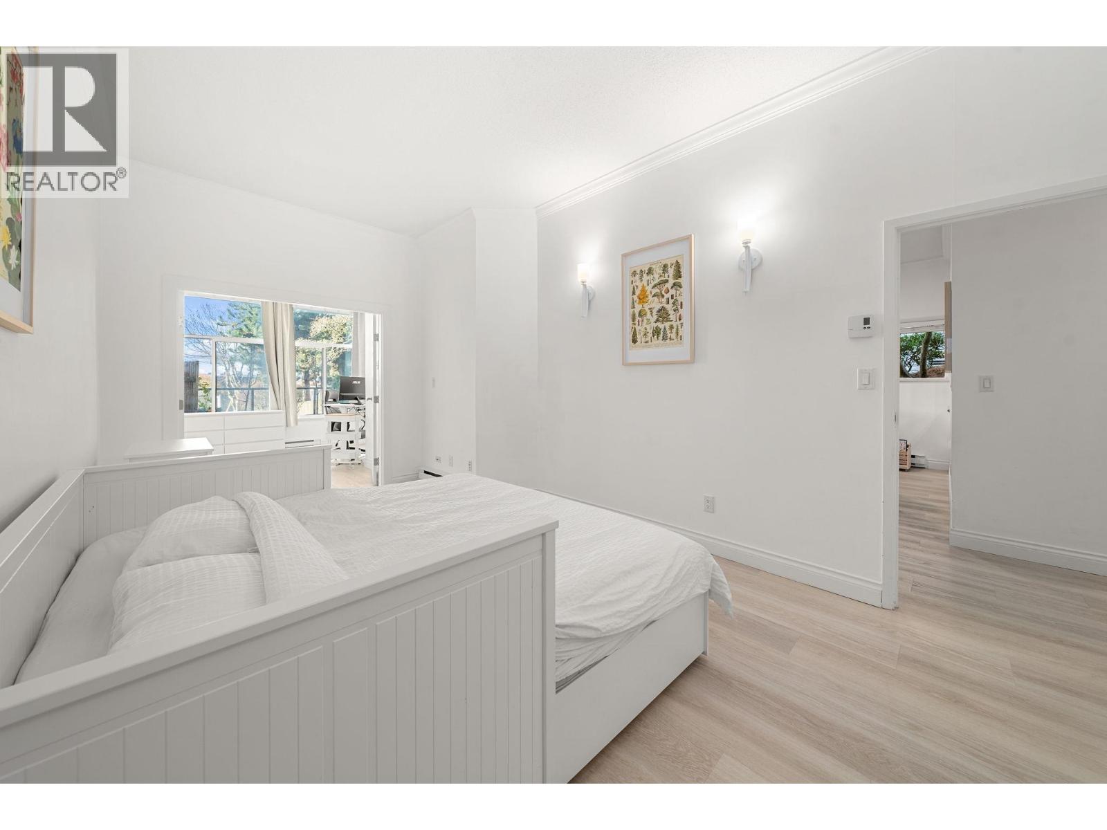 101 2408 HAYWOOD AVENUE, West Vancouver