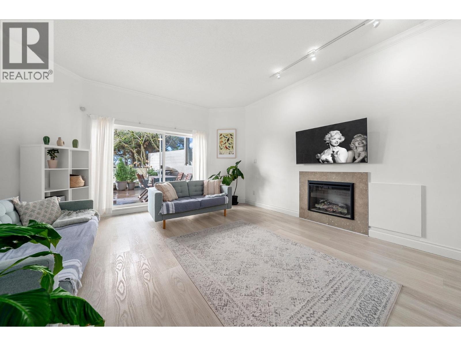 101 2408 HAYWOOD AVENUE, West Vancouver