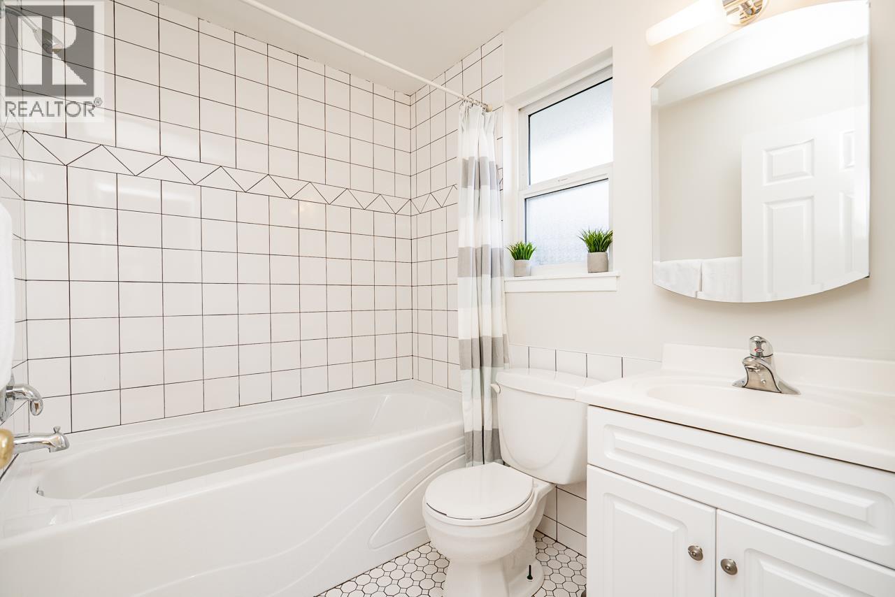 2168 CENTRAL AVENUE, Port Coquitlam