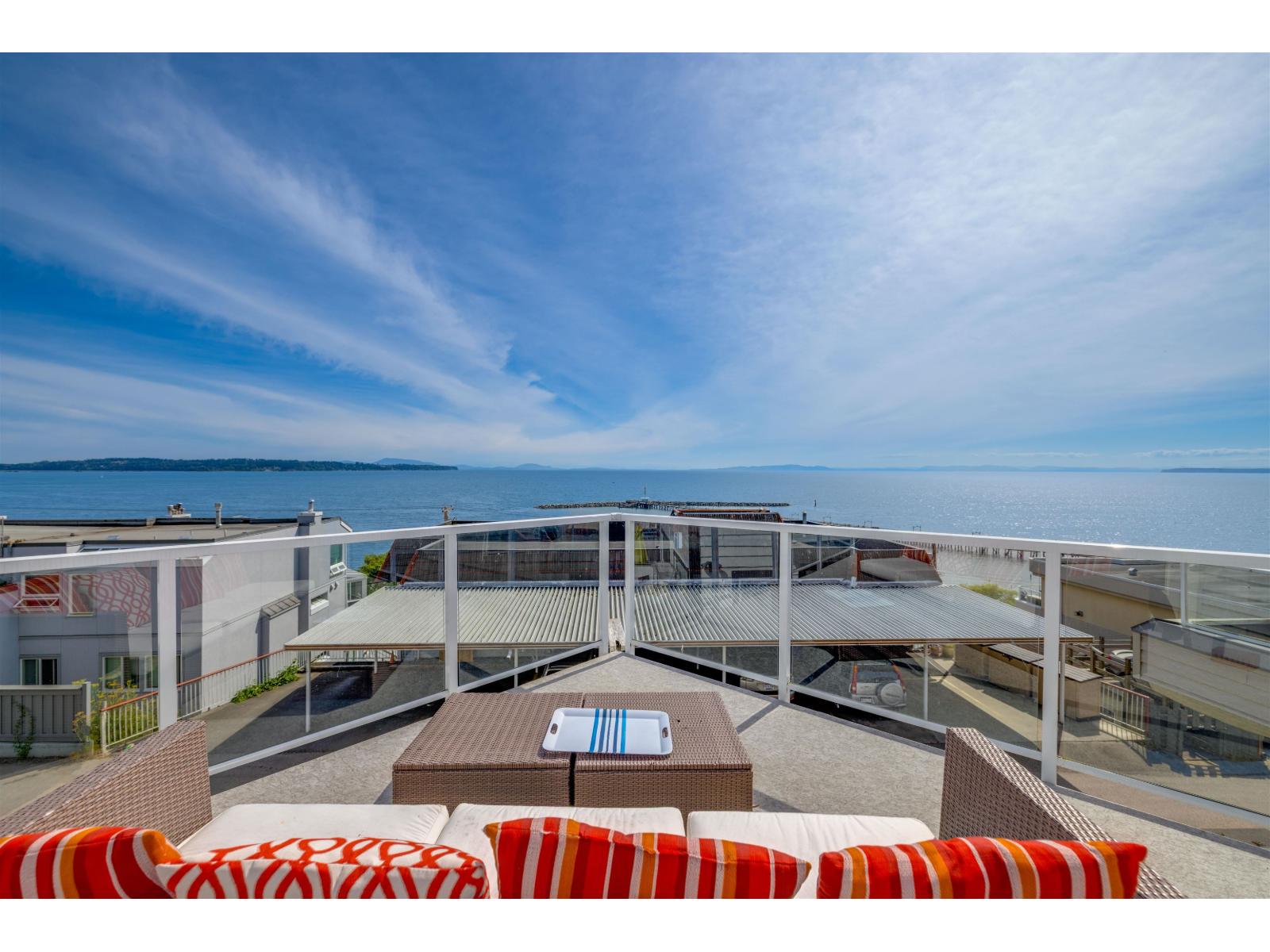 15152 VICTORIA AVENUE, White Rock