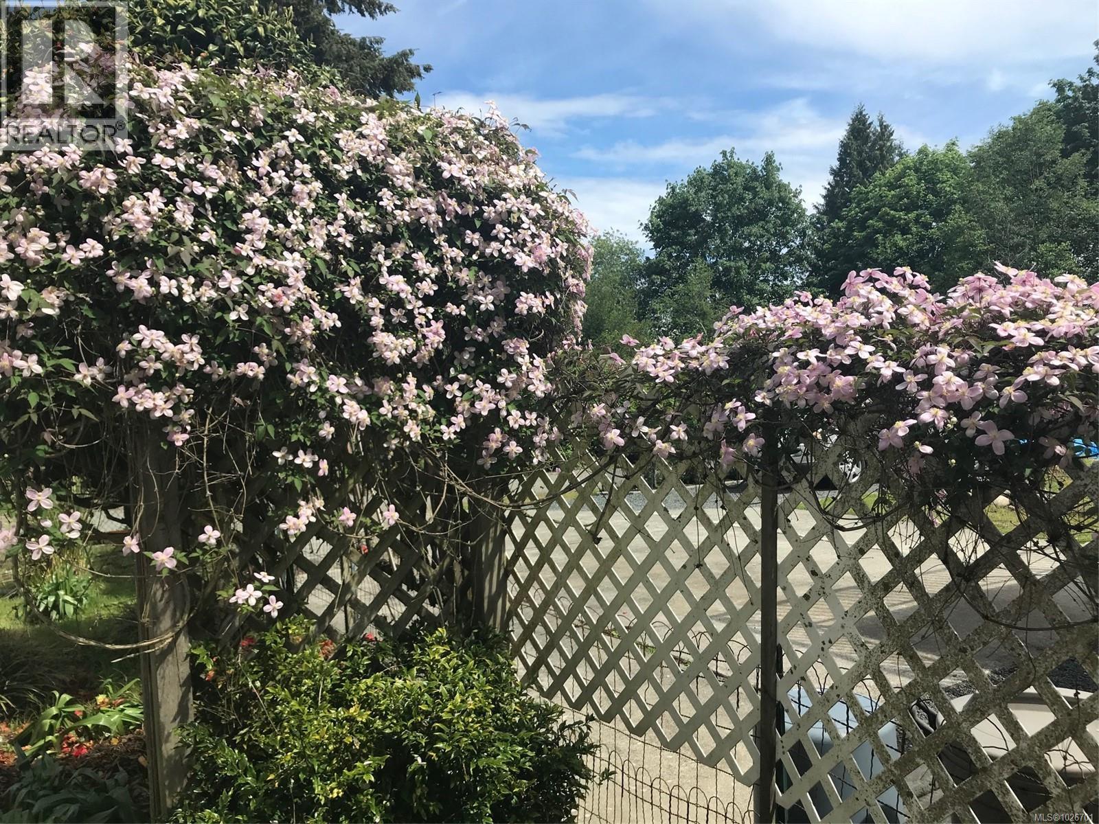 275 Pioneer Cres, Parksville