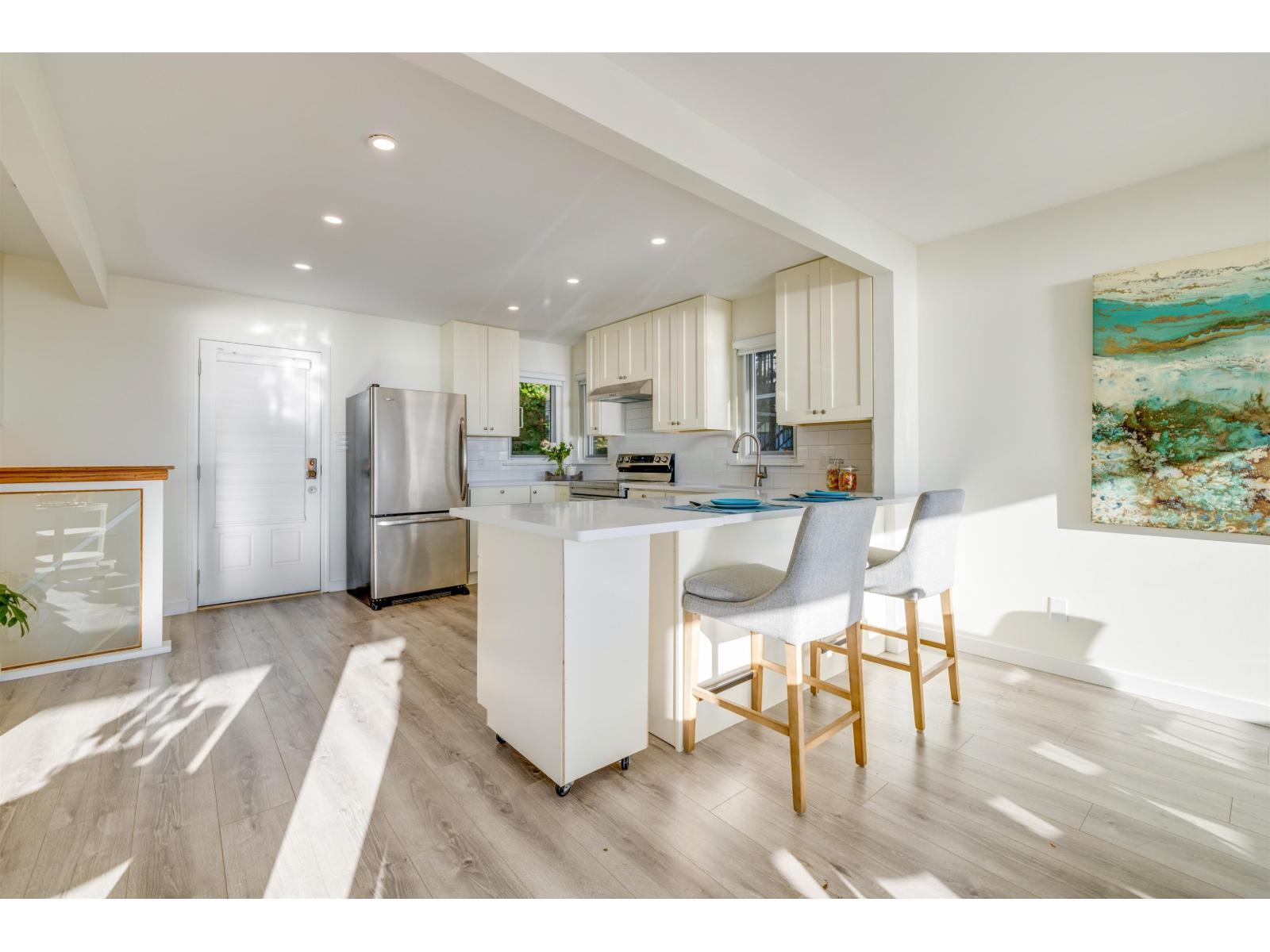 15152 VICTORIA AVENUE, White Rock