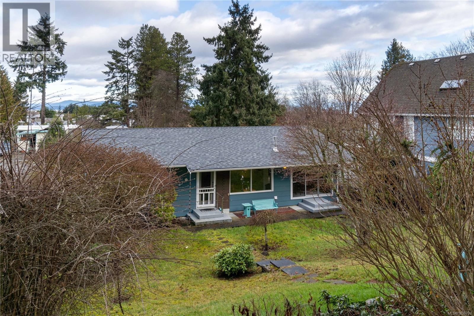 275 Pioneer Cres, Parksville