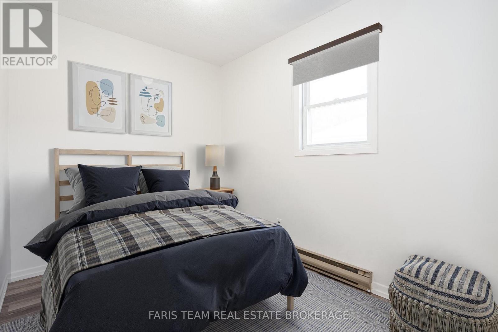 612 BAY STREET - 15