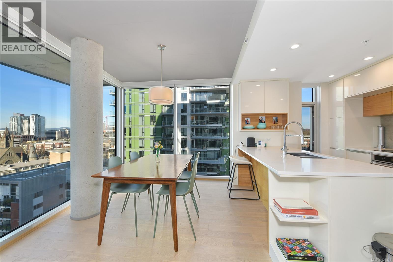 1010 989 Johnson Street, Victoria