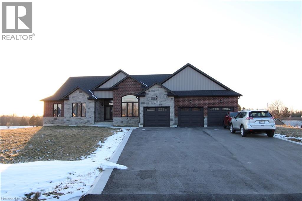 25 BOWEN Place Unit# Upper - Photo 2 of 29, Oakland, Ontario