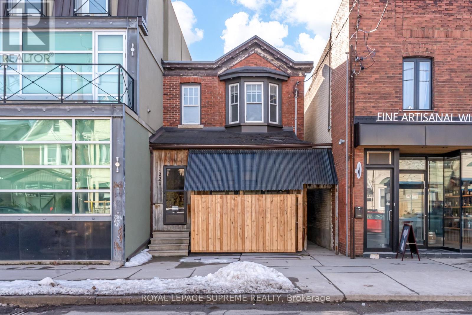 Listing photo of LOWER - 224 CHRISTIE STREET