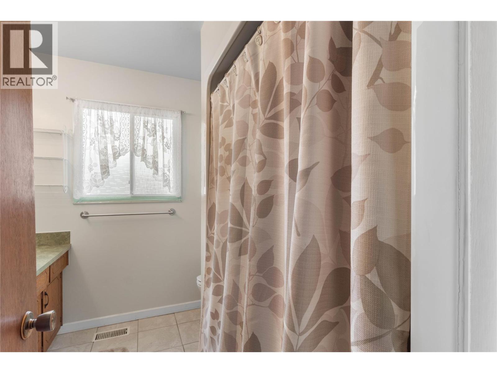 2627 Greenfield Avenue, Kamloops