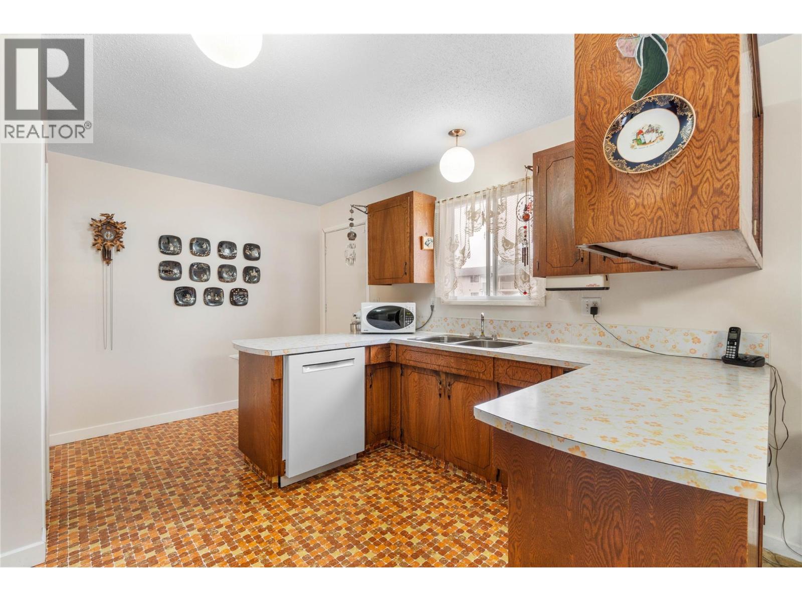 2627 Greenfield Avenue, Kamloops