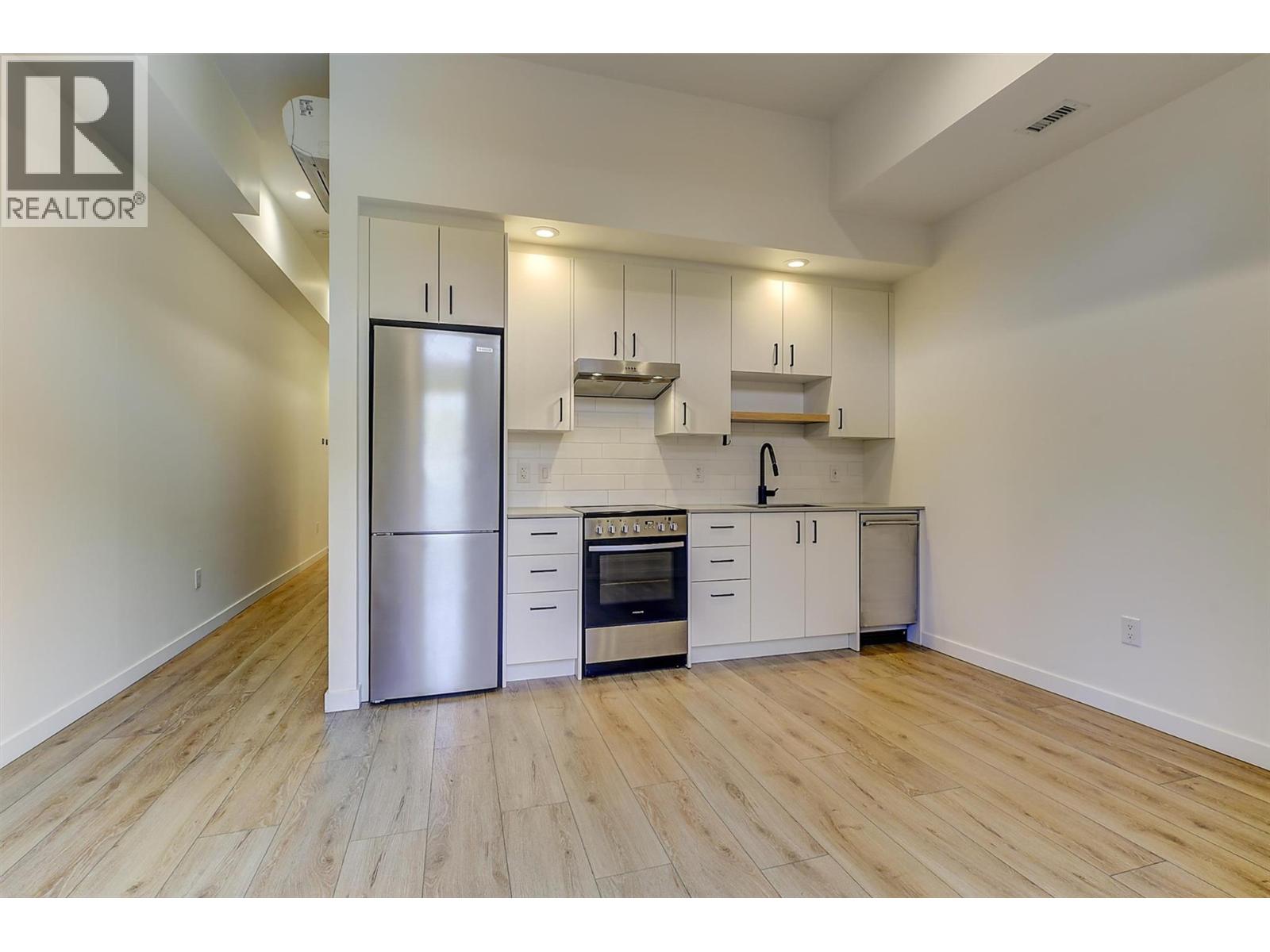 660 Cawston Avenue N Unit# 106, Kelowna